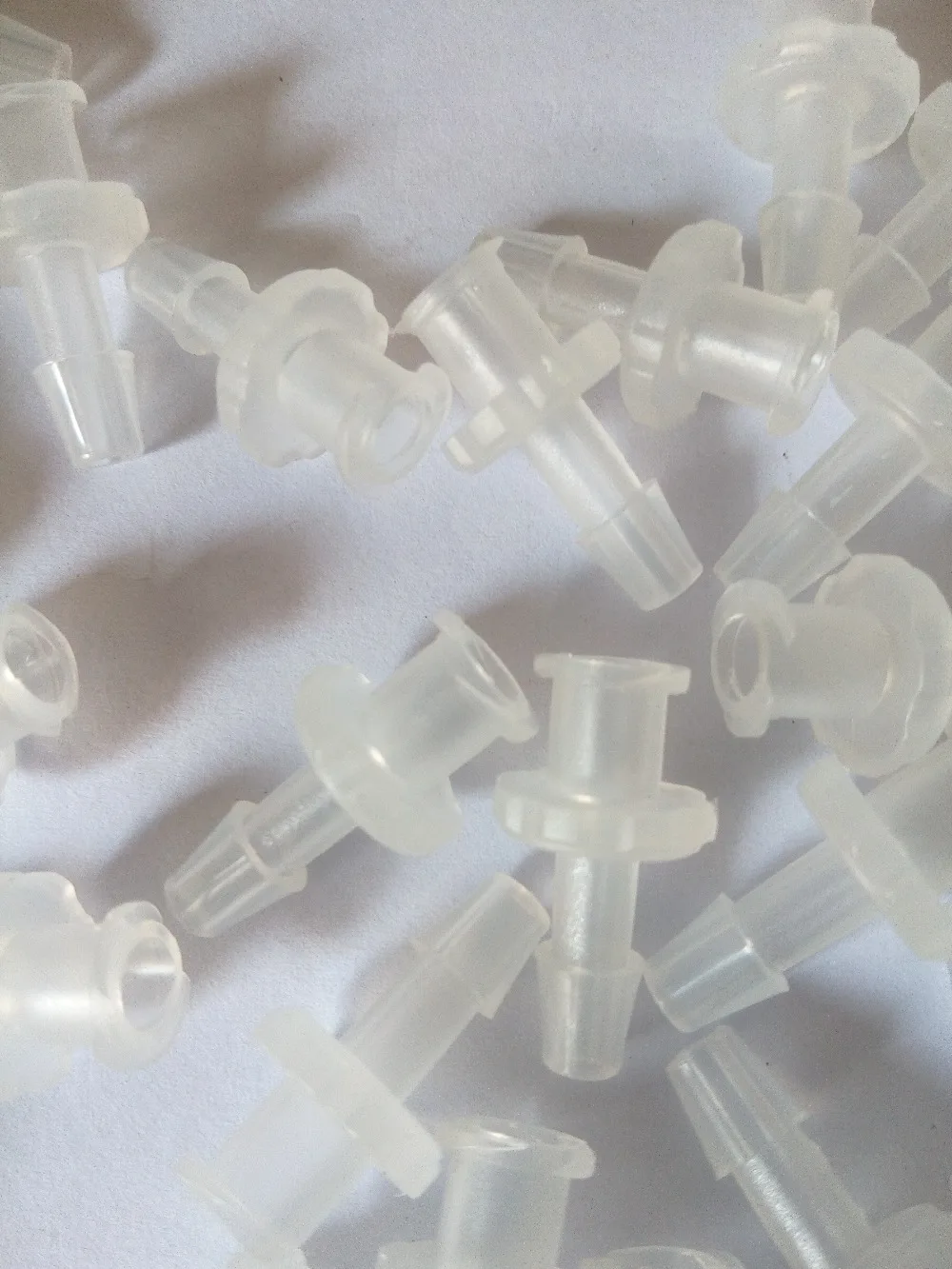 the description plastic luer lock ,female locking luer to 5/32 in.ID barbed,plastic , MALE locking luer tubes 10pcs/pk,