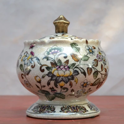 

Tao Caicai continental retro painted crack ceramic storage tank Home Furnishing decoration.