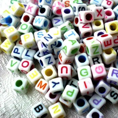 

100pcs Mix Acrylic Alphabet Cube Beads 6mmx6mm Decorative Accessories Beautiful Bead