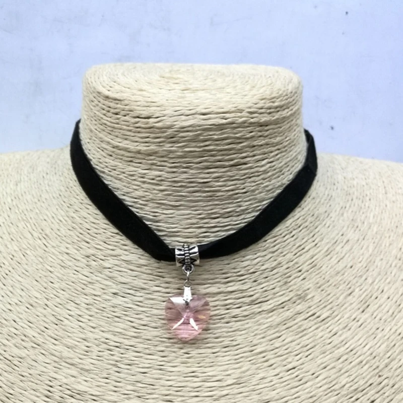 New Fashion Women Velvet Choker Heart Crystal Pendant Necklaces For Women Jewelry Female Black Ribbon Necklace Party Gift Collar