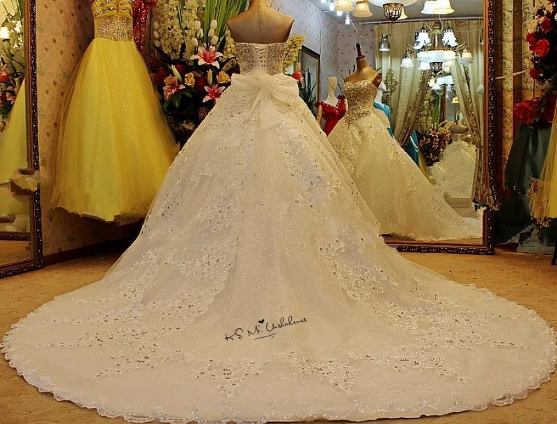 Rhinestones Luxury Wedding Dresses Royal Vestidos de Noiva Plus Size Lace Bride Dress 2018 Bow Ball Gown Wedding Gowns Gothic