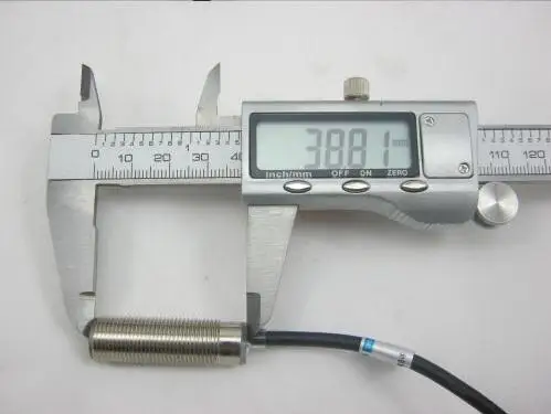 จัดส่งฟรี hall effect sensor proximity switch DC5-30V NPN สามสายปกติเปิดเส้นผ่านศูนย์กลาง 12 มม.