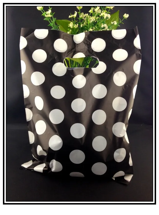 

Wholesale 100pcs/lot 25x35cm White Round Dots Black Plastic Bags Boutique Clothes Jewelry Packaging Bag Cute Plastic Gift Bags