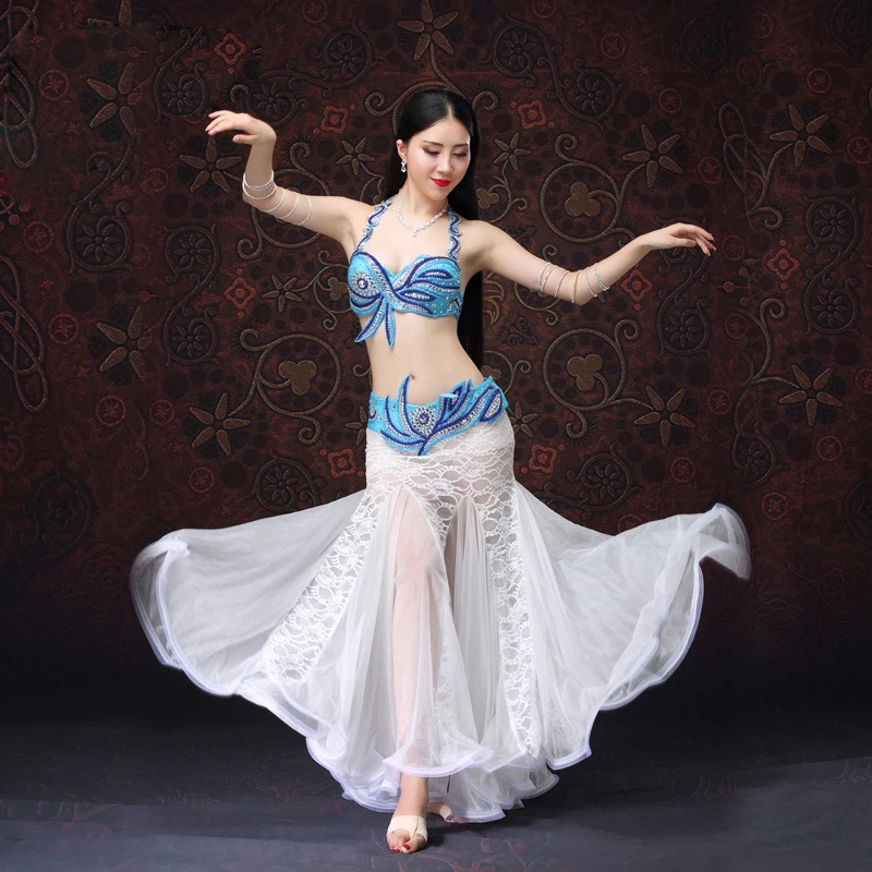 Stage Performance 2018 Belly Dancing Clothes Oriental Dance Outfits Sexy Lace Belly Dance Beaded Costume Set Bra Belt Skirts