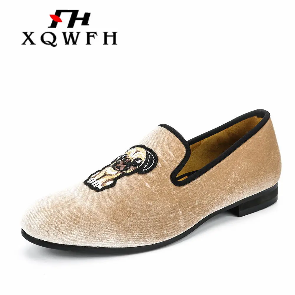 New Fashion Beige Velvet Men Loafers Handmade Embroidery Pup Men  Dress Shoes Comfortable Men\'s Smoking Shoes