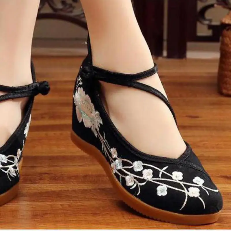 Summer Cloth Shoes Chinese Beijing Fashion Buckles Embroidered Wedges Shoes Women