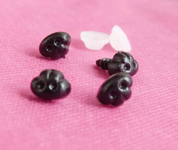 100pcs 7x10mm full black plastic safety toy dog nose with white washer for plush animal doll accessories