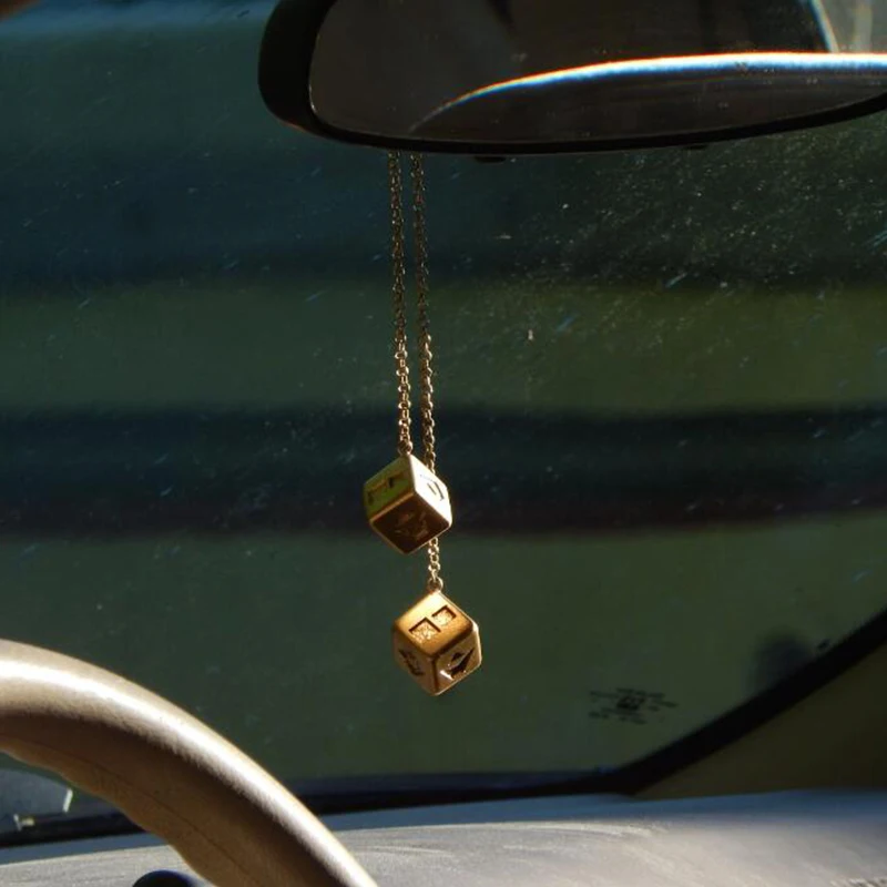 HANRESHE Last Jedi Dice Han Solo Lucky  Prop,Smugglers Dice Star  Movie Jewelry  Car Rearview Mirror Ornament view 5