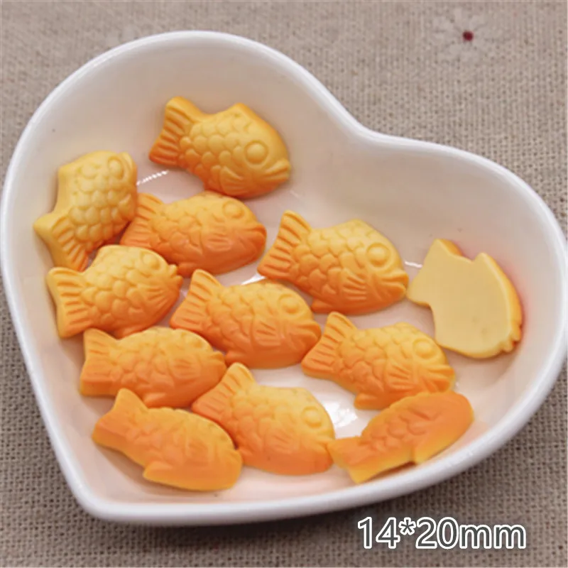 20pcs 14*20 มม.น่ารักปลาเรซิ่นบิสกิตอาหารจำลองArt Supply Flatback Cabochon DIY Craftตกแต่ง