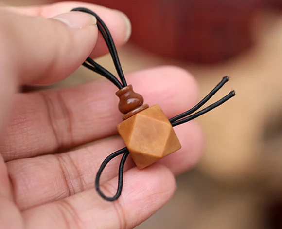 

Natural Bodhi Seed Pendant Carved octahedron White Brown Guru Bead Mala Japa Beads Bracelet Jewellry Findings DIY Accessories