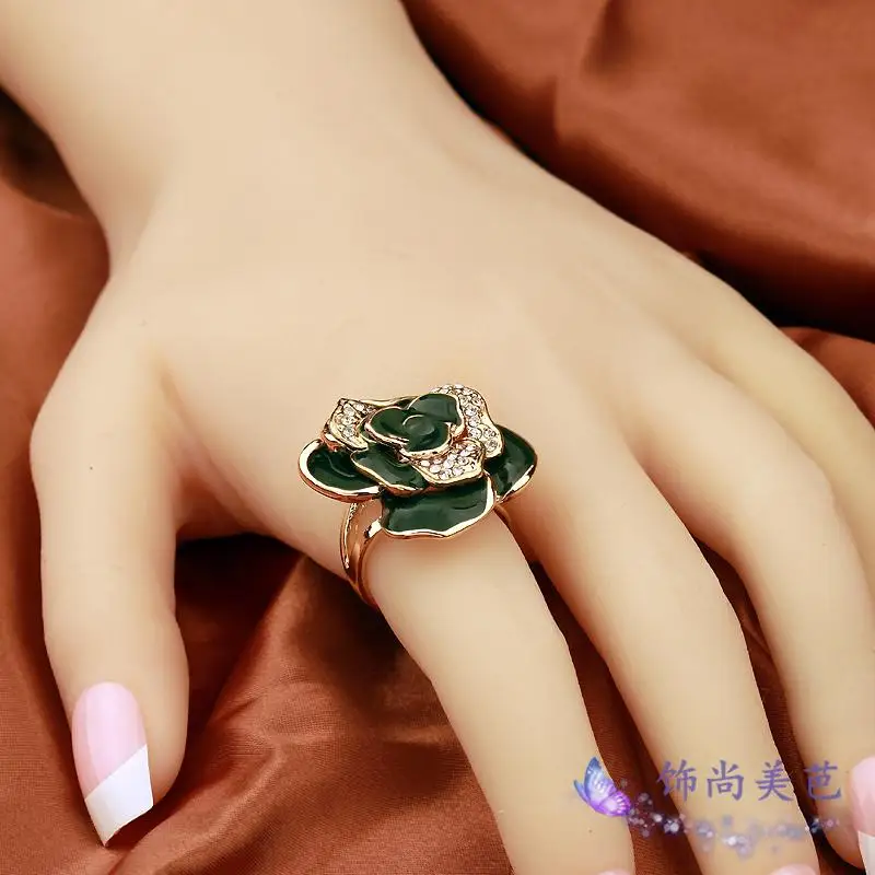 Fashion Beautiful Ceramic Camellia Flower Rhinestone Cocktail Ring for Women Wedding Rings Jewelry Color Summer Style Rings