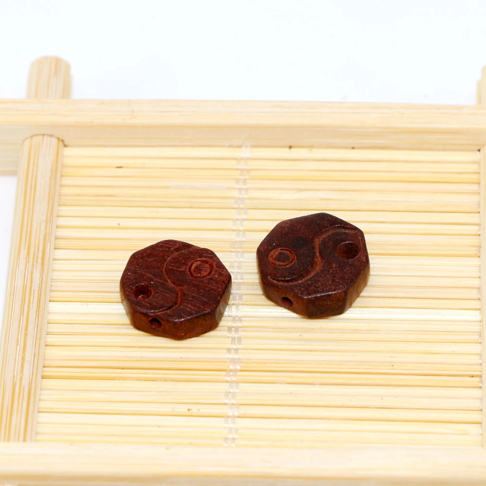 Small leaf red sandalwood carving tai chi gossip cross-hole double - sided beads products accessories scatter wholesale