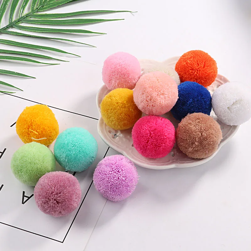 12Pcs di Alta Qualità 30 millimetri Cashmere Pompon di Pelliccia Palla FAI DA TE Morbido Pompon Fluffy Peluche Pompon Vestito Sciarpa Dei Monili