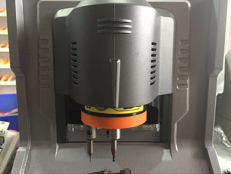 Multi-Language Key Duplicate Machine Mini Master Auto Key Cutting Machine Mini Better Than Slica Key Duplicate Machine XC-007
