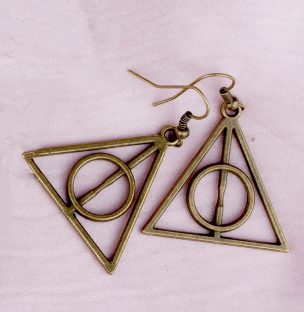 Europe and the United States foreign trade jewelry  Luna death holy vessels triangle earrings E031