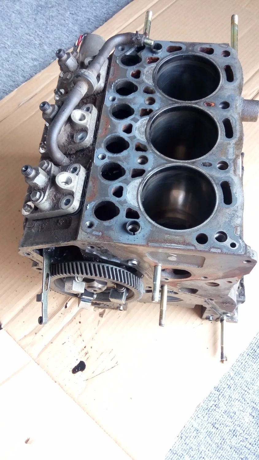 Used genuine type 3LB1 cylinder block in stock