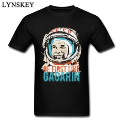 Brand New 2018 Be First Like Gagarin Men's Shirts Teen T-shirt Black Short Sleeve Cartoon Character Printed Vintage