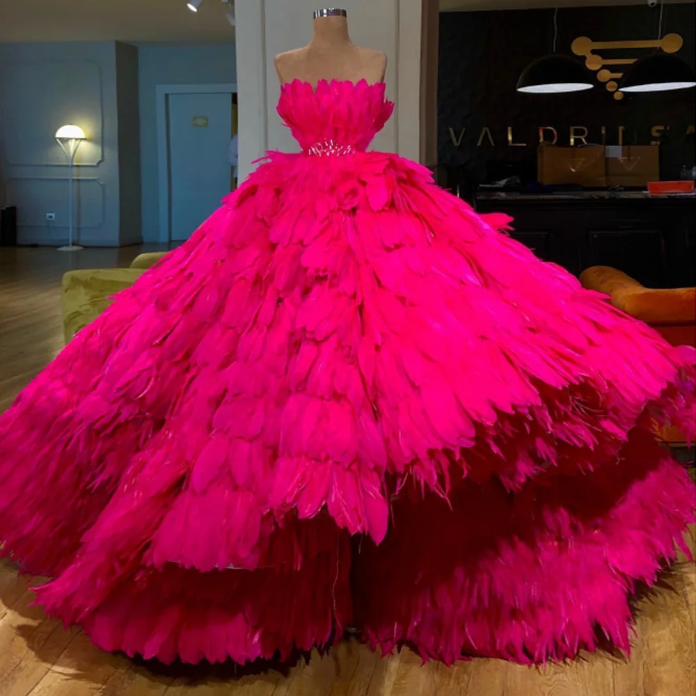 Luxury Feather Ball Gown Celebrity Dresses Strapless Zipper Back Runaway Red carpet Opening Ceremony Dresses Robe De Soiree