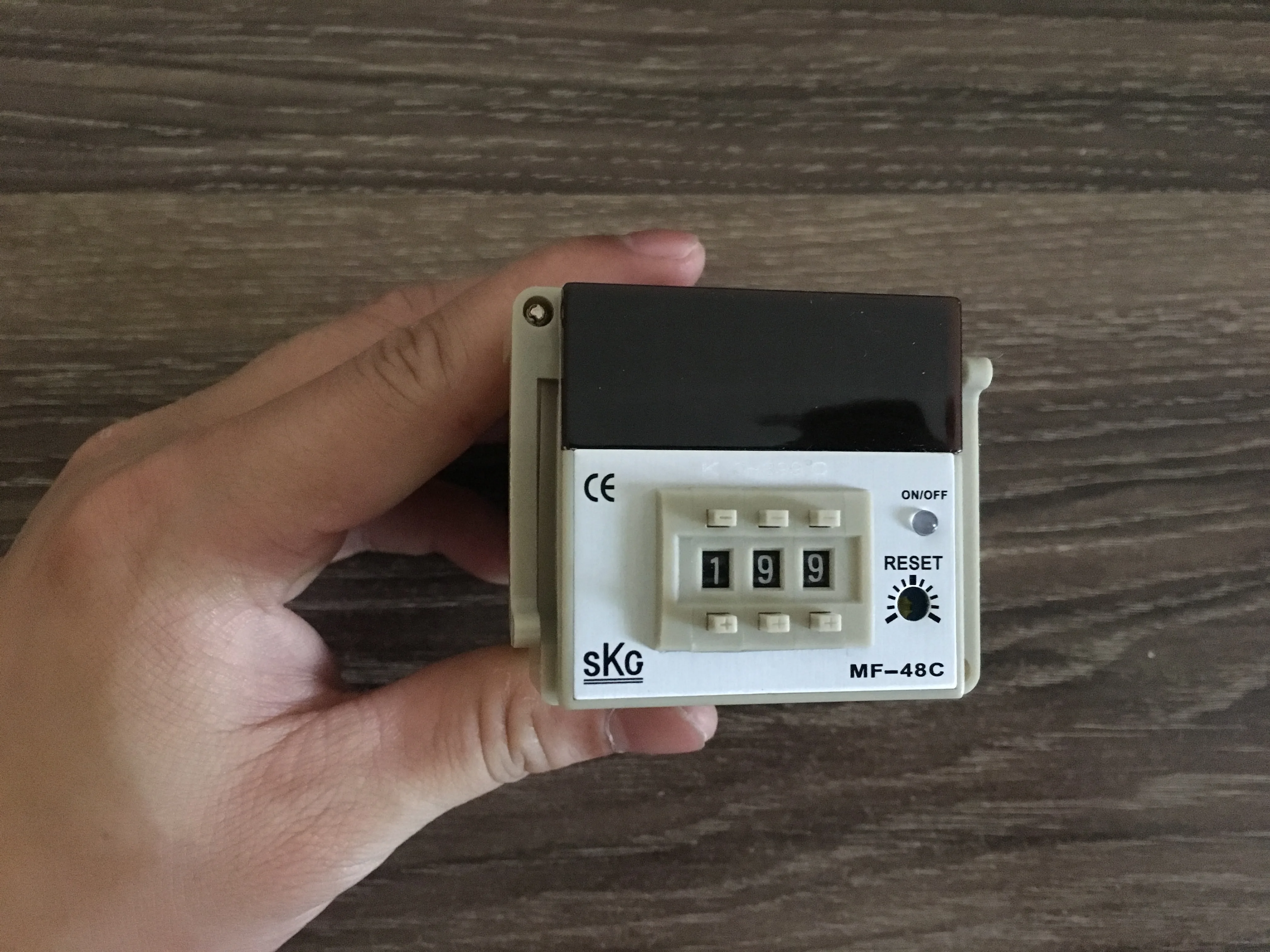 

new Original thermostat SKG DIP digital MF-48C genuine security Shelf temperature controller type k 399