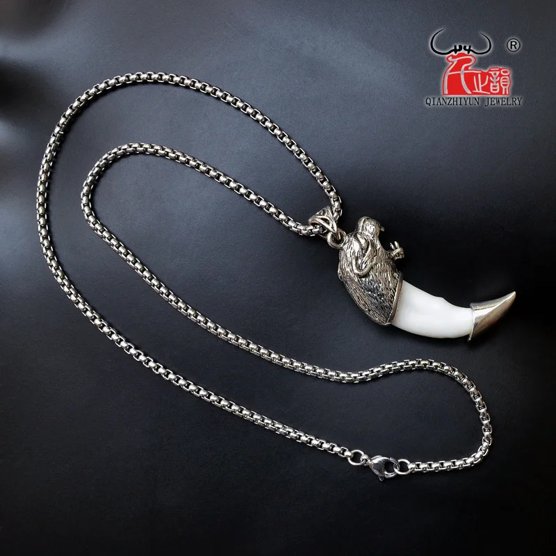 YX007 Fake Tiger Tooth Pendant Necklace Stainless Steel Necklace Tibetan Amulet Fangs Necklace Vintage Charm Bone Choker