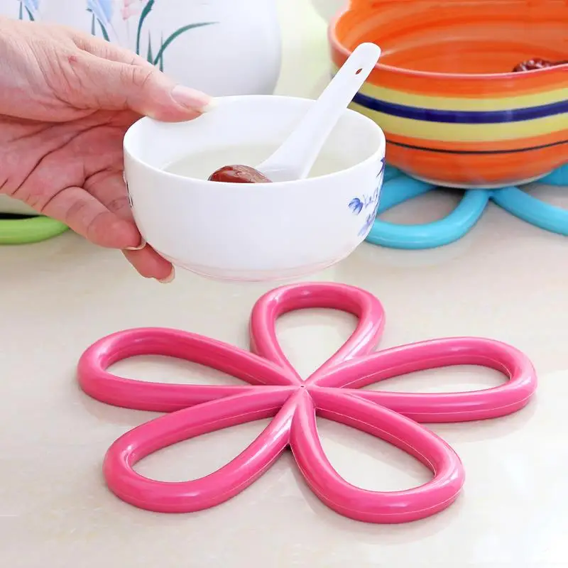 Home kitchen appliances creative Bowl Pad practical small kitchen tools kitchen Cinquefoil style Anti-hot Pot Pad