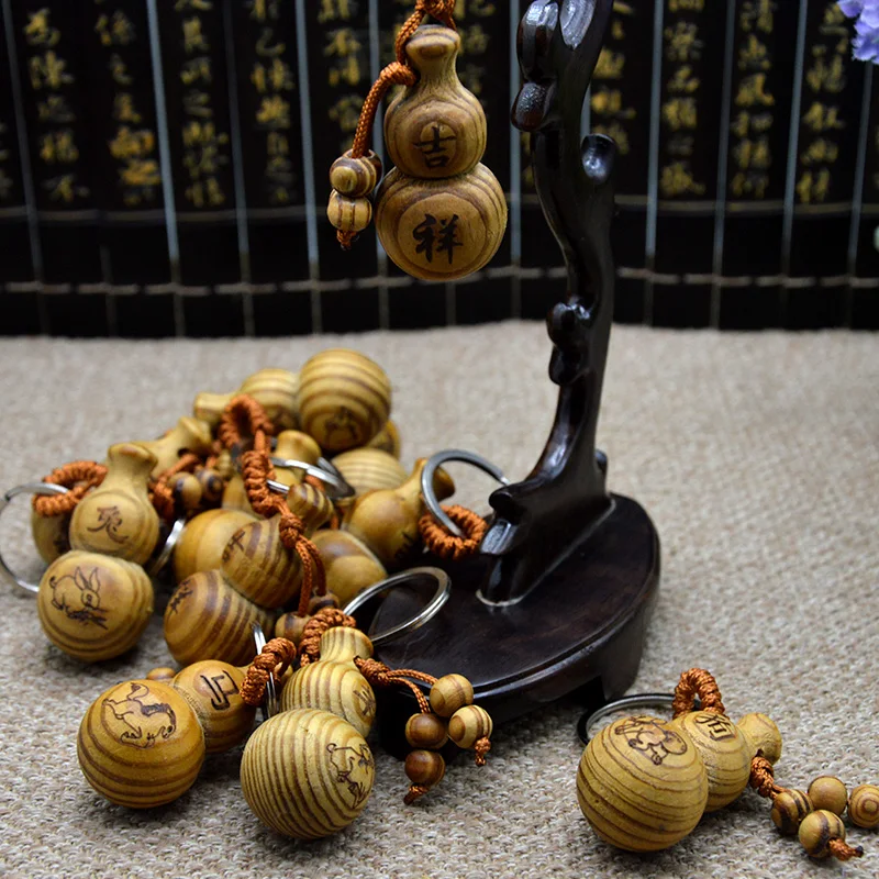 Feng Shui Peach Wood The Chinese Zodiac Gourd wu lou Keychain Wood Carved Amulet Vintage Home Decoration Accessories