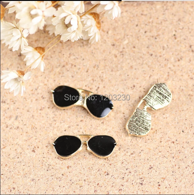 

2015 New arrived alloy drop oil metal gold tone plated sun glasses shape necklace charms pendant 50pcs diy bag/key chain making