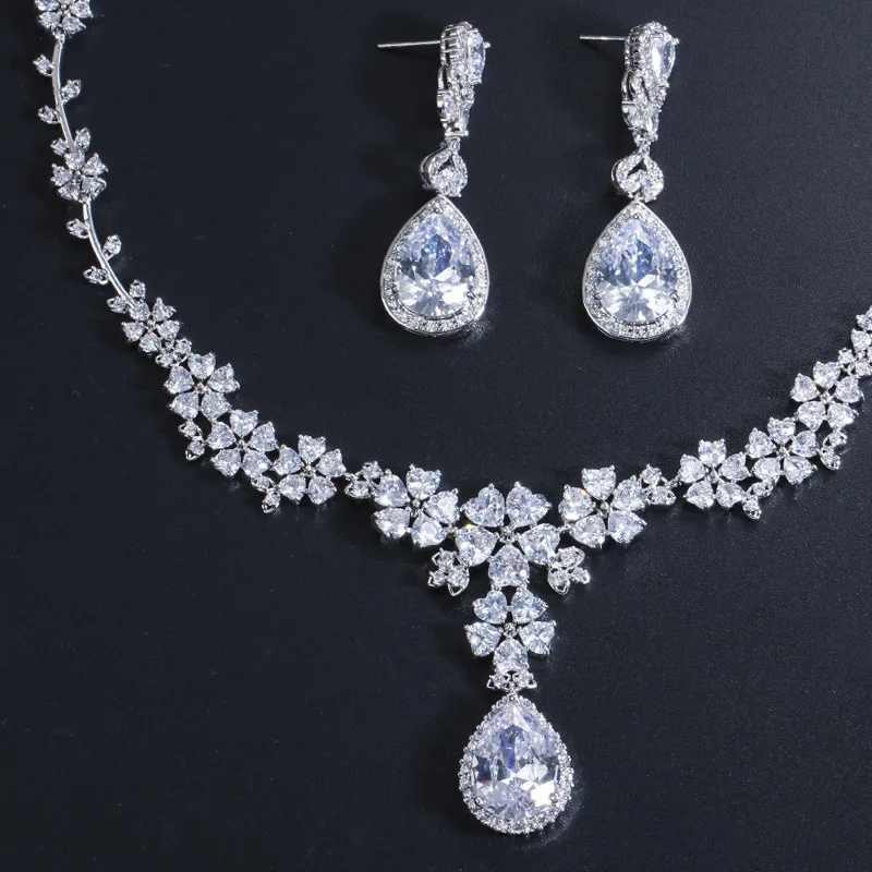 Pera Sparkling Cubic Zirconia Long Dangle Big Flower Drop Shape Pendant Necklace And Earrings Set For Women Wedding Party J040