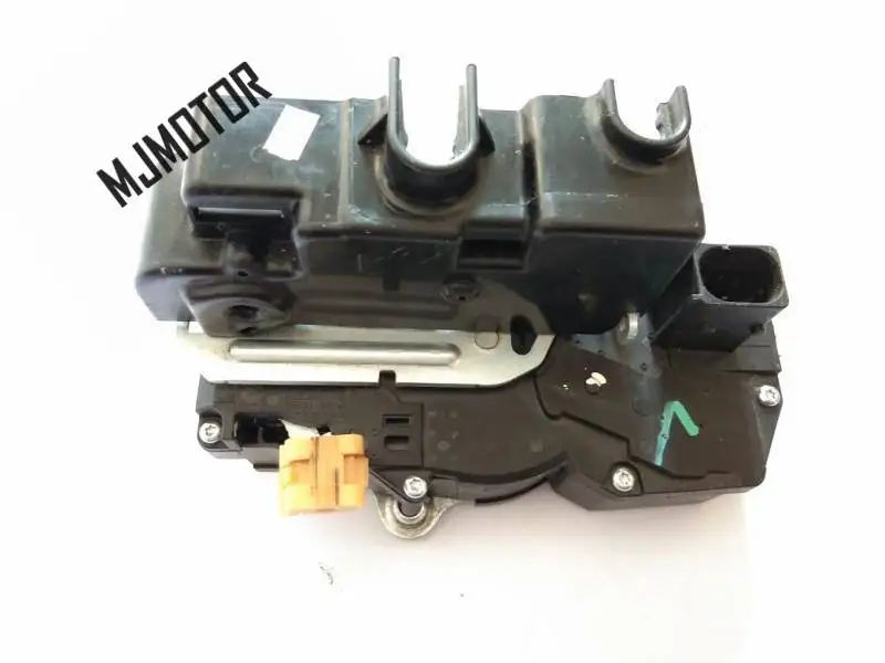 Lock cylinder kit of door Front left Rear Right side for Chinese SAIC ROEWE 550 MG6 Auto car motor parts 10013911