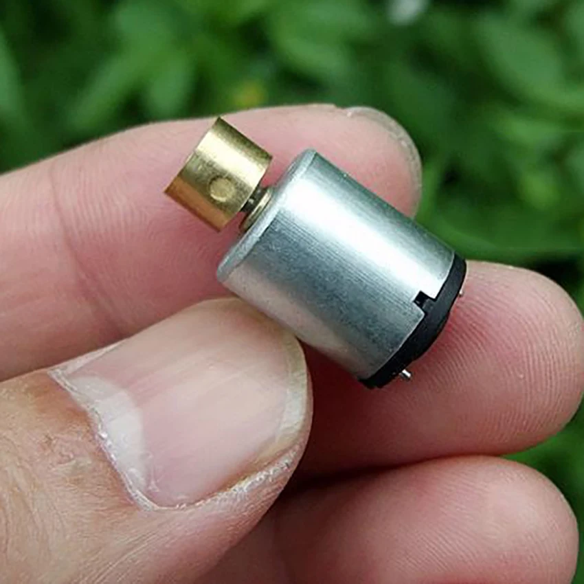 1PC Small size DC1.5V-3V mini vibration motors Large vibration force Micro motor With copper eccentric electric machinery