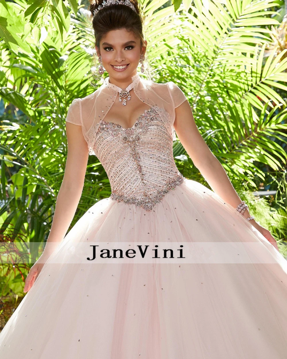 JaneVini 贅沢な王女 Quinceanera のドレス夜会服の恋人光沢のあるビーズノースリーブパフィーチュールデビュタントガウン