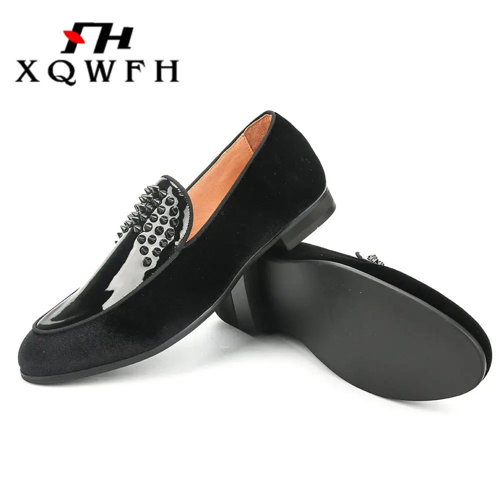 XQWFH Fashion Black Spikes Loafers for Men Handmade Velvet Dress Shoes Glossy Leather Casual Shoes Male Business Slip-on Flats