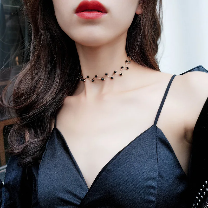 New Korean Version Of The Simple Wild Black Crystal Short Clavicle Chain Female Jewelry Beaded Fashion Necklaces & Pendants