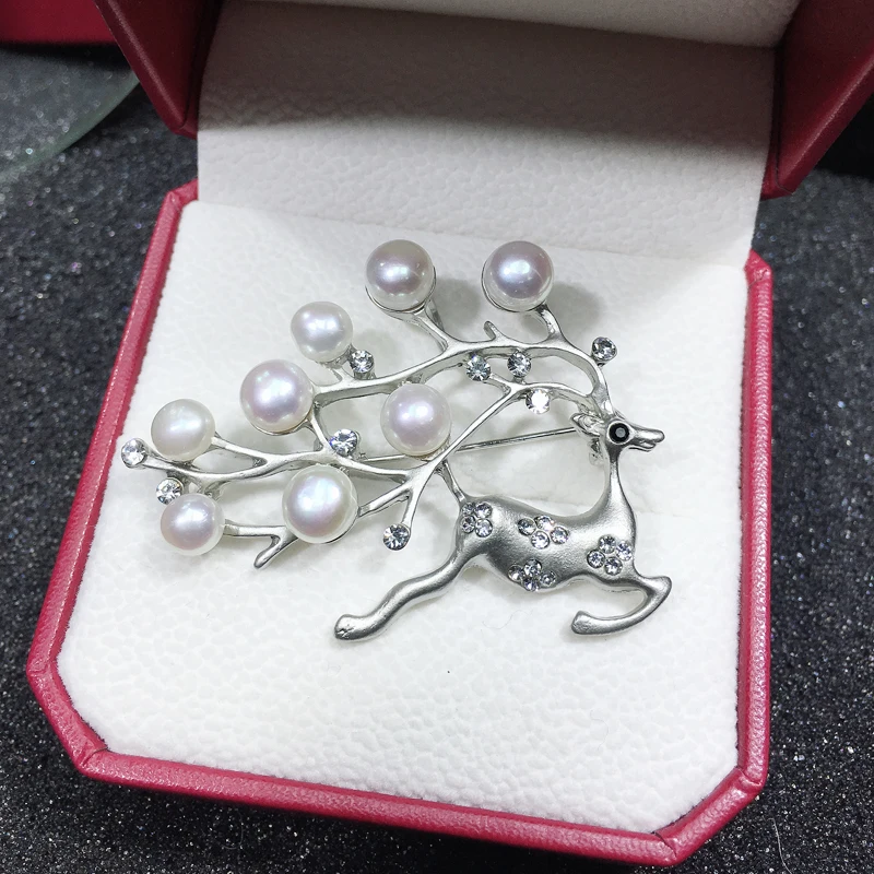 ZHBORUINI 2019 New Natural Pearl Brooch Elk Deer Pearl Breastpin Freshwater Pearl Jewelry For Women Christmas Gift Accessories