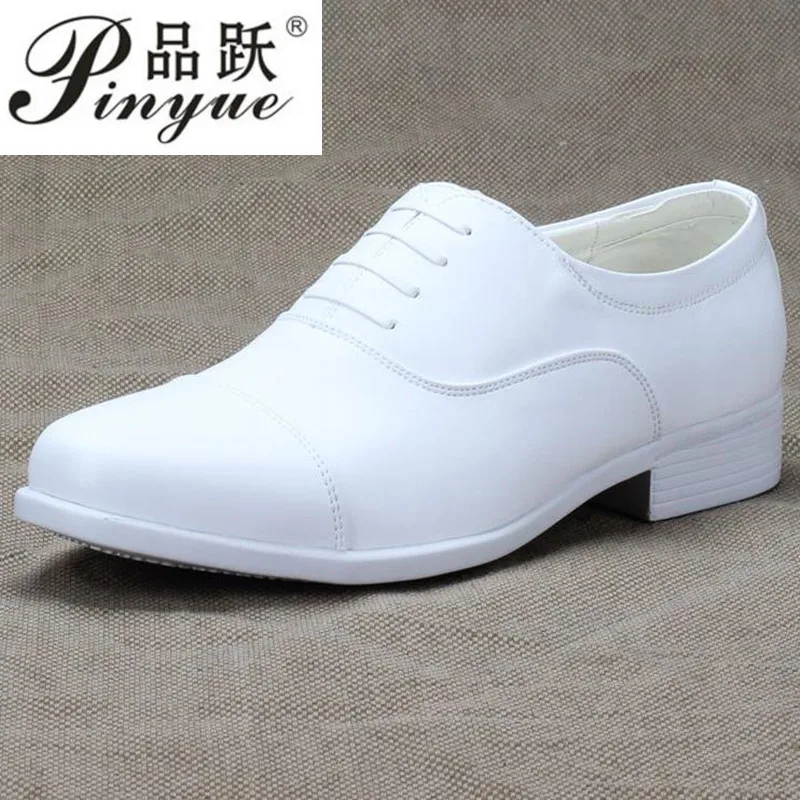 Big Size Men White Wedding Dress Shoes Breathable Three Joint Performance Shoes Men\'s Pointed Formal Shoes Plus Yard