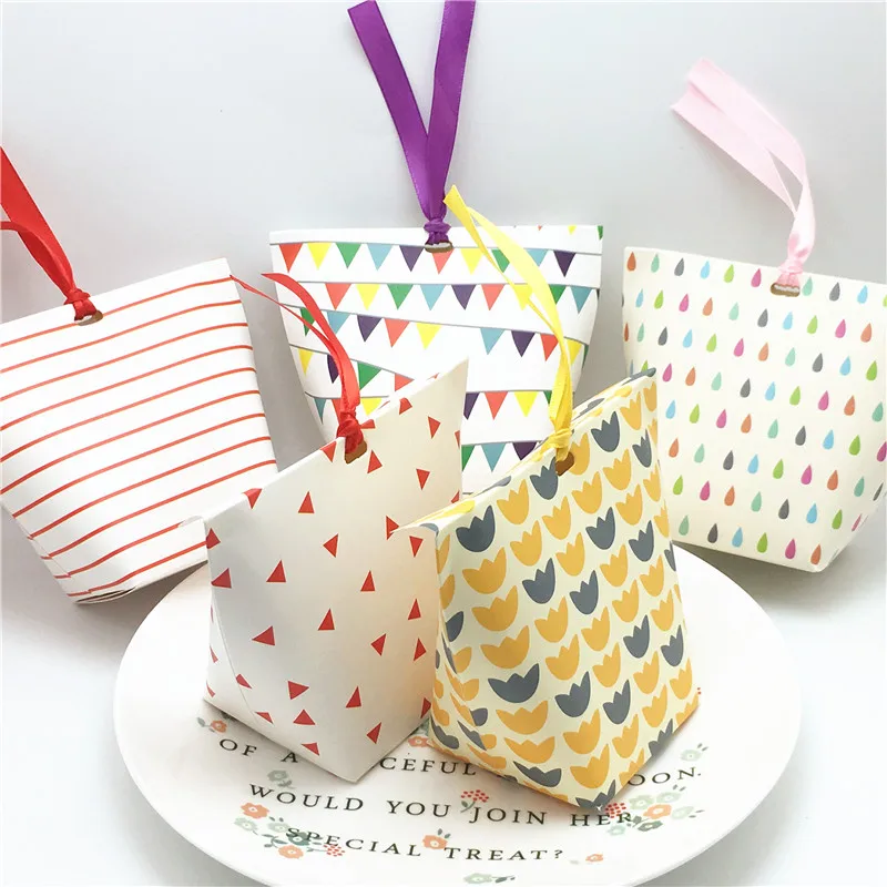 10 pcs 6x6x10cm cupcake/dessert/cake roll/jewelry packaging box with various patterns printed gift box