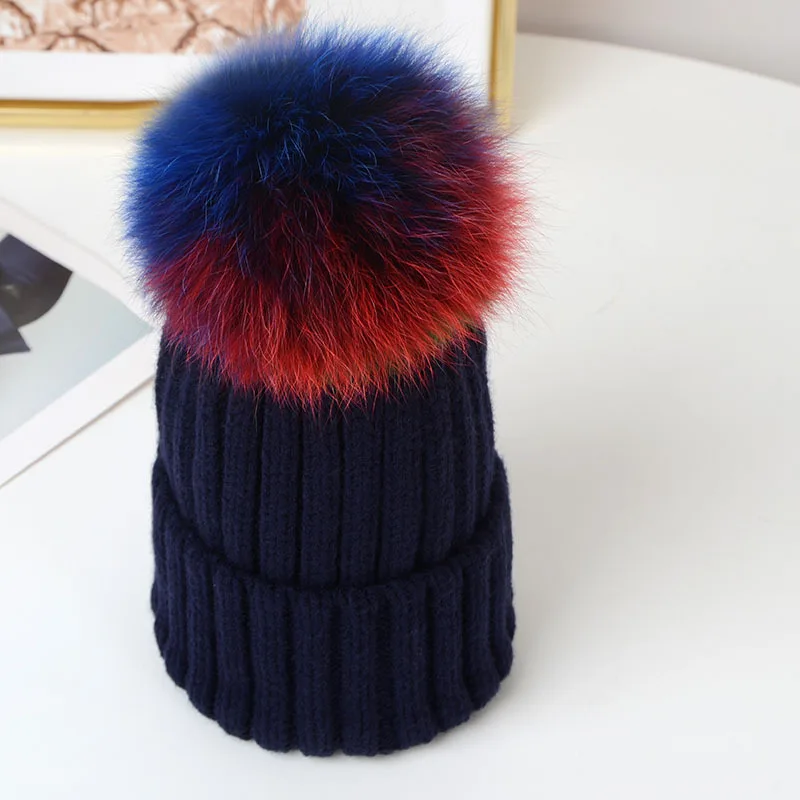 

KNB043 Multicolor Fur pom pom Knitted beanies cap New winter rainbow raccoon fur ball knit hat Ski skullies Bonnet