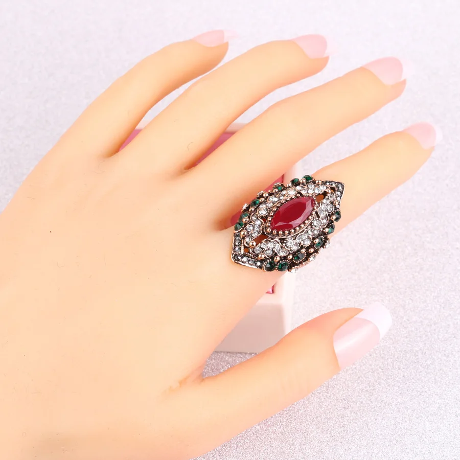 2018 New Antique Rings For Women Vintage Jewelry Color Gold Crystal Resin Anel Aneis Horse Eye Party Ring