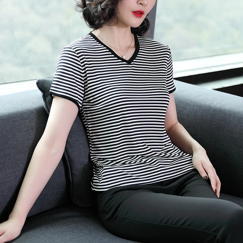 Silk Short Sleeved T-shirt, Female Black And White Stripes New Thin Knitted100% NATURAL Silk V Collar T-shirt