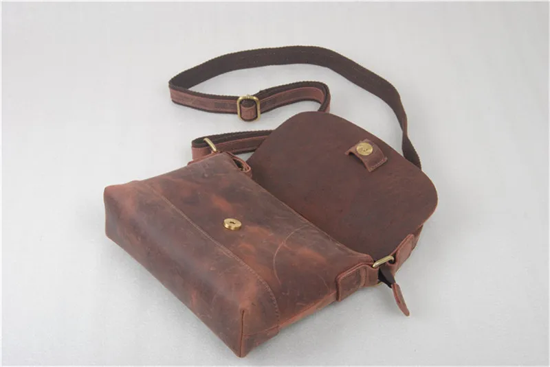 Vintage Crazy horse Leather Men Shoulder Bag Genuine Leather Messenger Bags men crossbody bag Small Leisure bag Brown