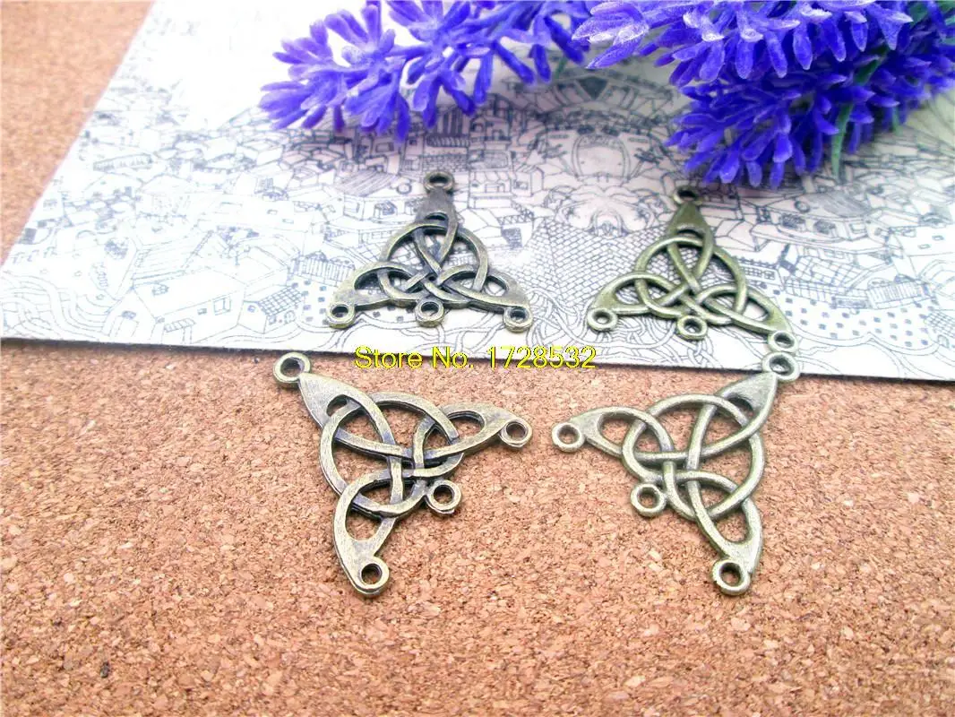 

15pcs-- 28*25mm antique bronze Triangle Vintage Earrings Findings Earrings hanging head Charms DIY Charms Pendants