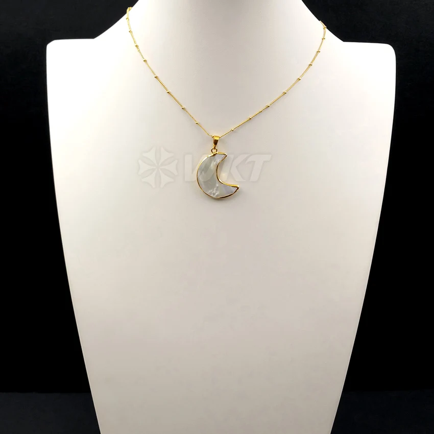 WT-N1024 Wholesale Fashion Natural Sea Shell Pendant With 24 Gold Electroplated Beads Chain Necklace Jewelry Moon Shape