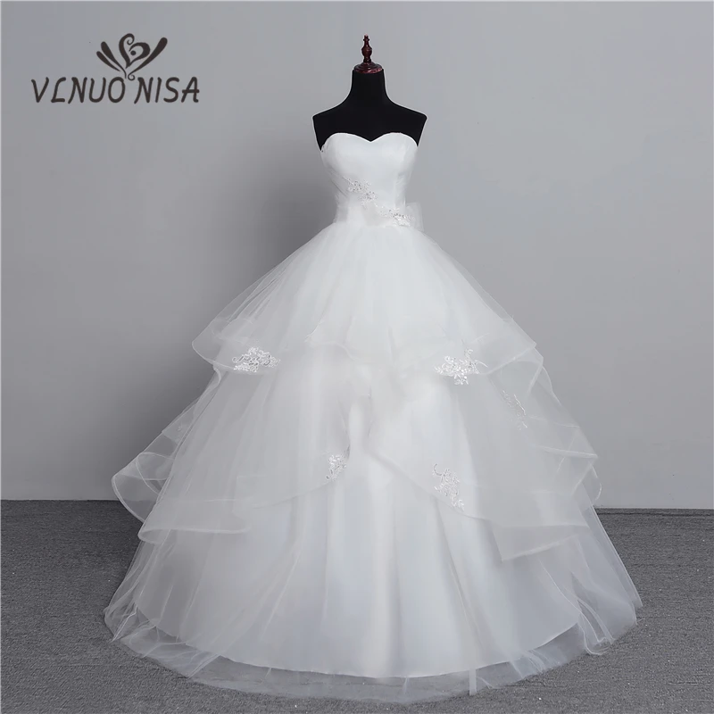 2024 New Fashion Classic Vintage Lace ivory Strapless Wedding Dresses Plus Size Ball Gown Robe de Mariee Tiered Pleat Custom