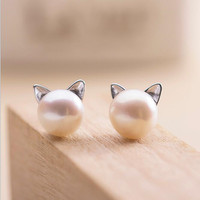 Creative Simple Craft Cute Animal 925 Sterling Silver Jewelry Small Cat Hollow Pierced Pearl Female Earrings   E064