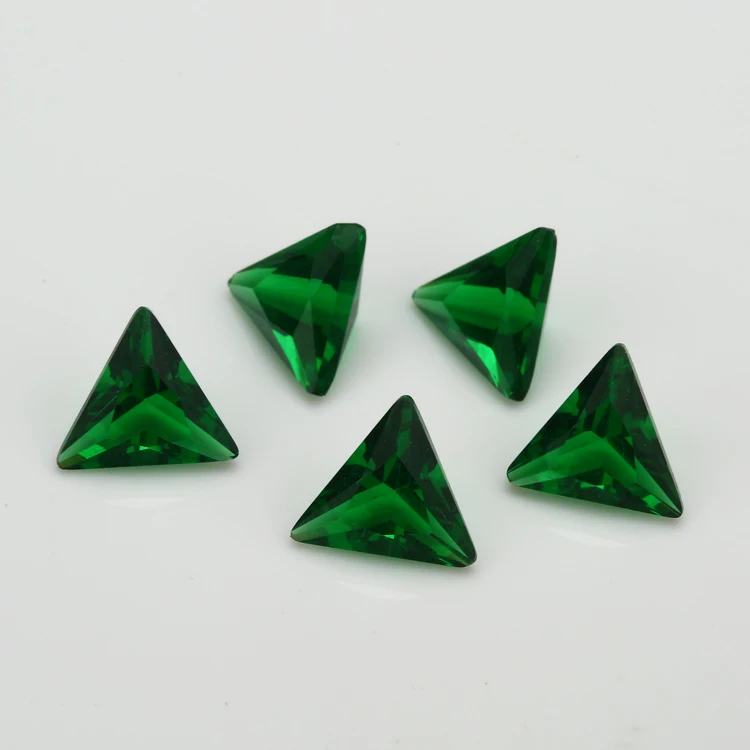 100pcs 3x3~10x10mm Triangle Shape Loose Stone Green Color Glass Synthetic Gems For Jewelry DIY Stone
