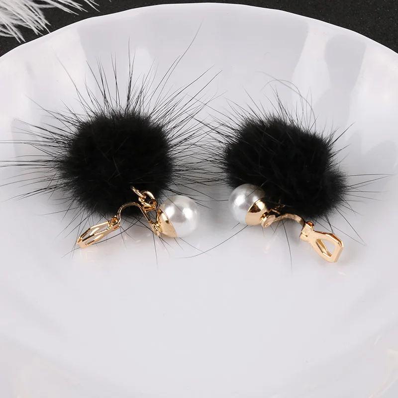 New fashion 2018 Luxury Temperament  Unique Soft Rabbit Fur Ball Pompom Short Clip on Earrings Without Piercing for Women Party