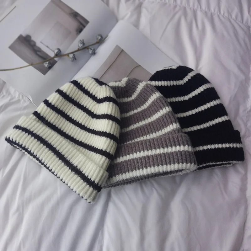 

Female Wool Beanies Hat Student Korean Winter Simple Stripe Knitted Skullies Cap Thickened Cold Proof Warm Fashion Hats H7316