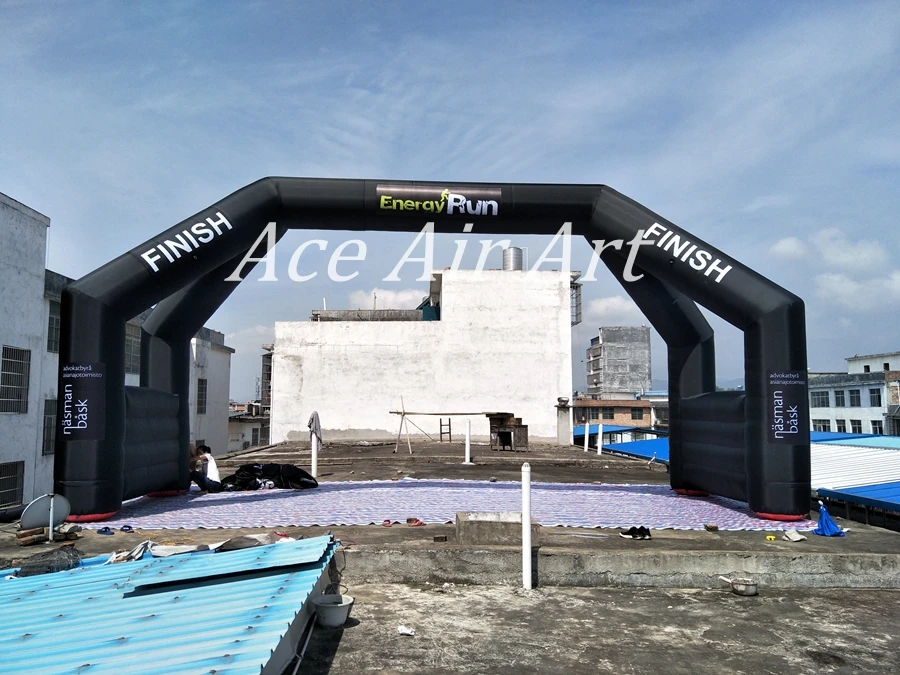 

9.5m W *5m H giant inflatable finish line arch with FINISH banner on side view in black color stands well for Energy run race