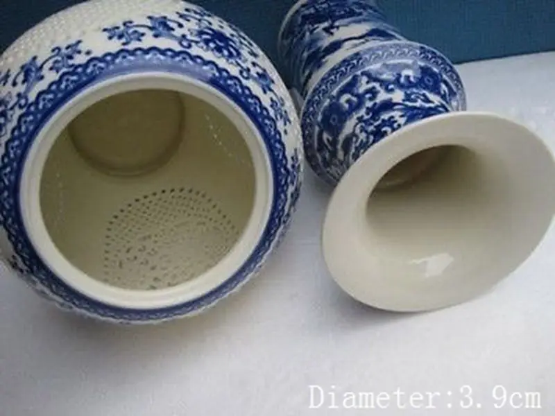 A Set of 2 Pieces / Exquisite Chinese Classical Hollow-out Blue and White Porcelain Vase with QianLong Mark