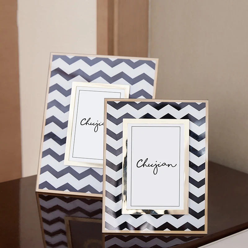 Europe Glass photo frame 6 inches table top Bedside table picture frame Black and white stripes picture frame Home decoration